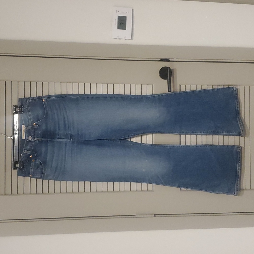 Levi's Premium 100% cotton Ribcage Flare Jeans